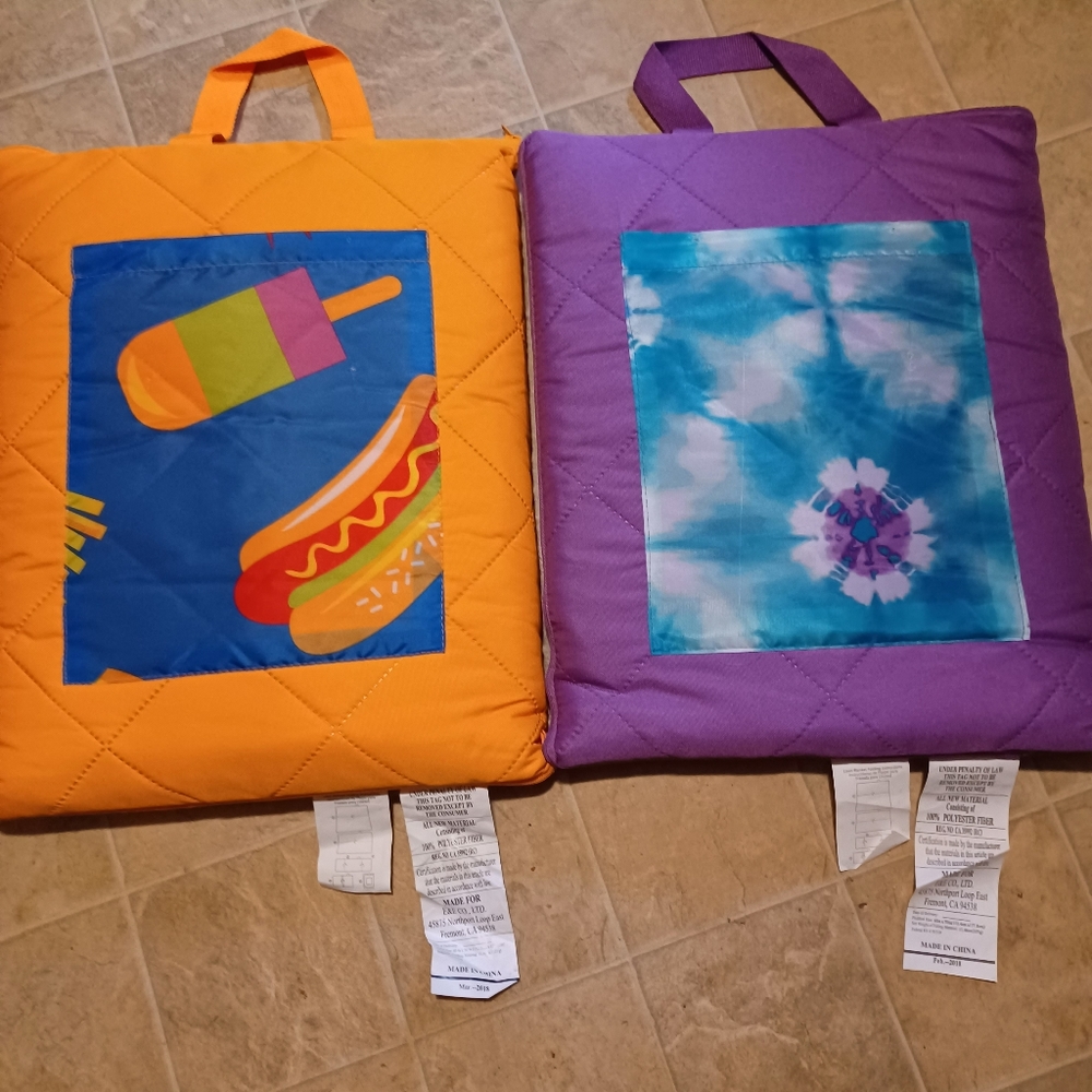 2 Beach blankets